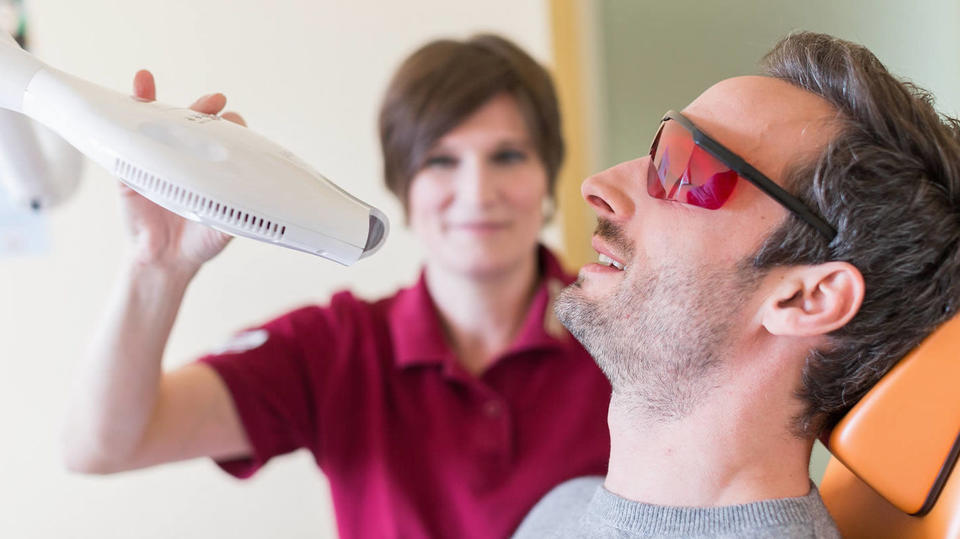 Veneers und Bleaching bei Stickel eund Stickel